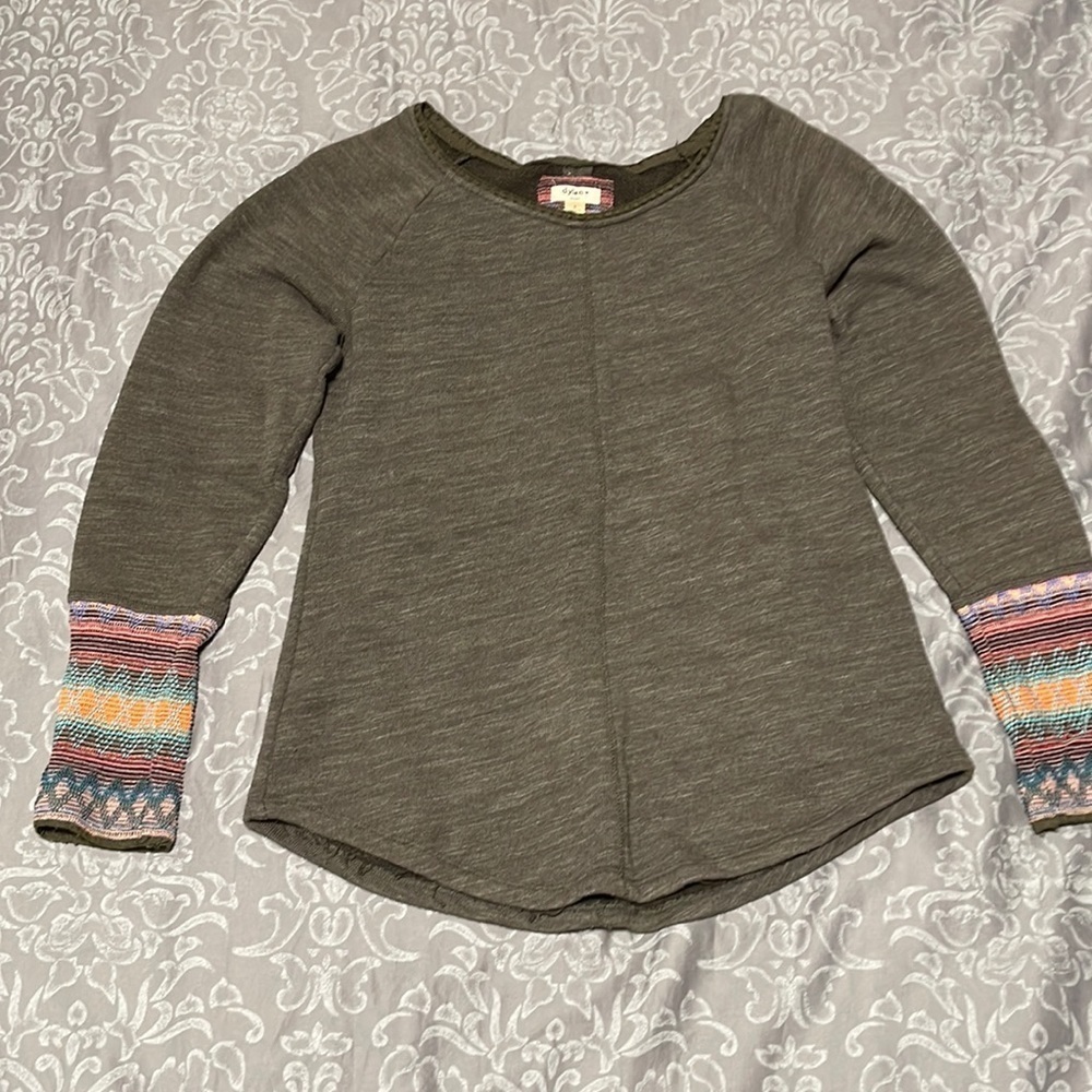 DYLAN Embroidered Sweatshirt S